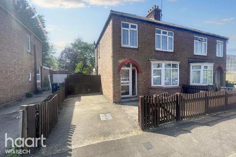 3 bedroom semi-detached house for sale, Kenlan Road, Wisbech