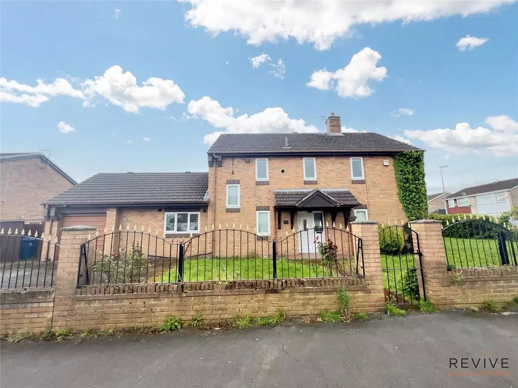 4 bedroom detached house to rent