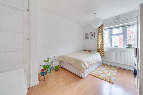 3 bedroom flat for sale, Wyvil Road, London