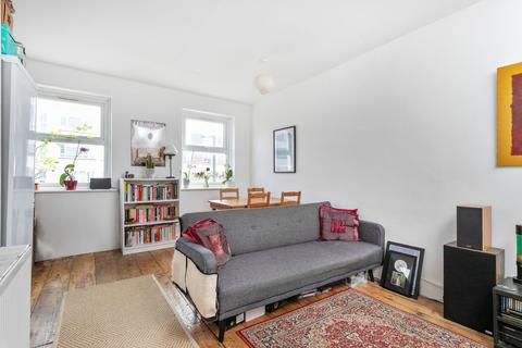 2 bedroom flat for sale, Upper Clapton Road, London, E5