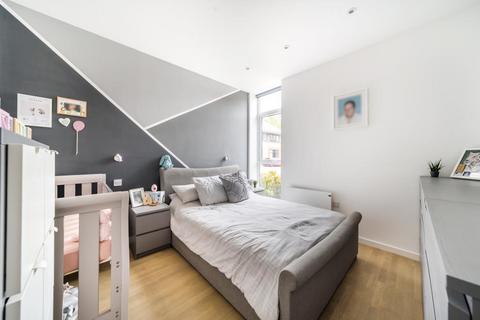 1 bedroom flat for sale, Sheerwater,  Woking,  GU21