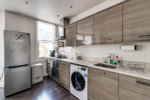 3 bedroom flat to rent,  Parolles Road, Archway, London N19