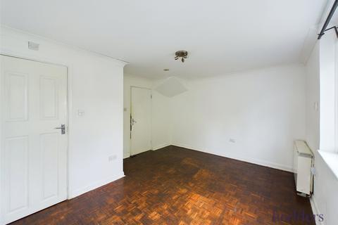 2 bedroom maisonette for sale, Douglas Road, Addlestone, Surrey, KT15