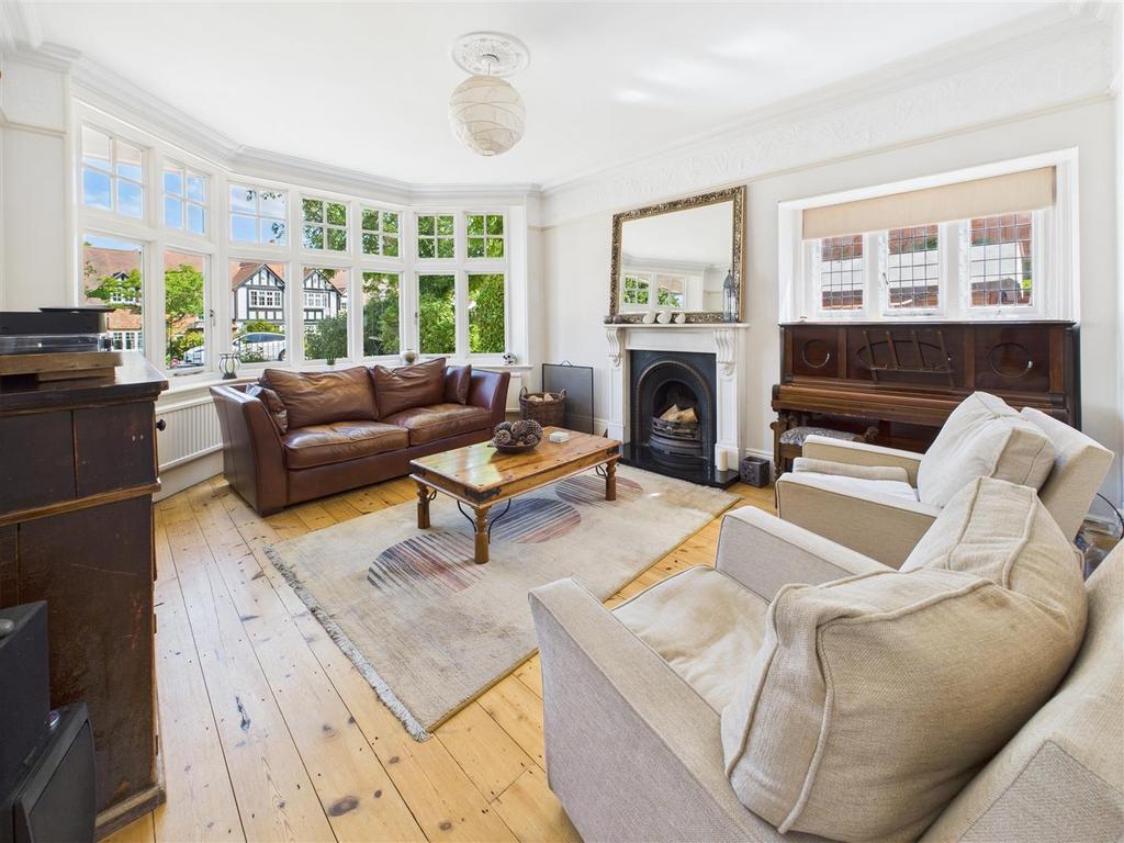 CAM05251 G0-PR0055-STILL018.jpg