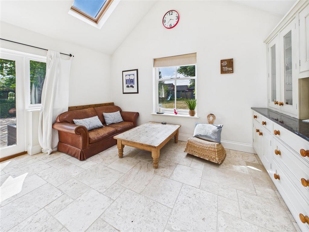 CAM05251 G0-PR0055-STILL015.jpg