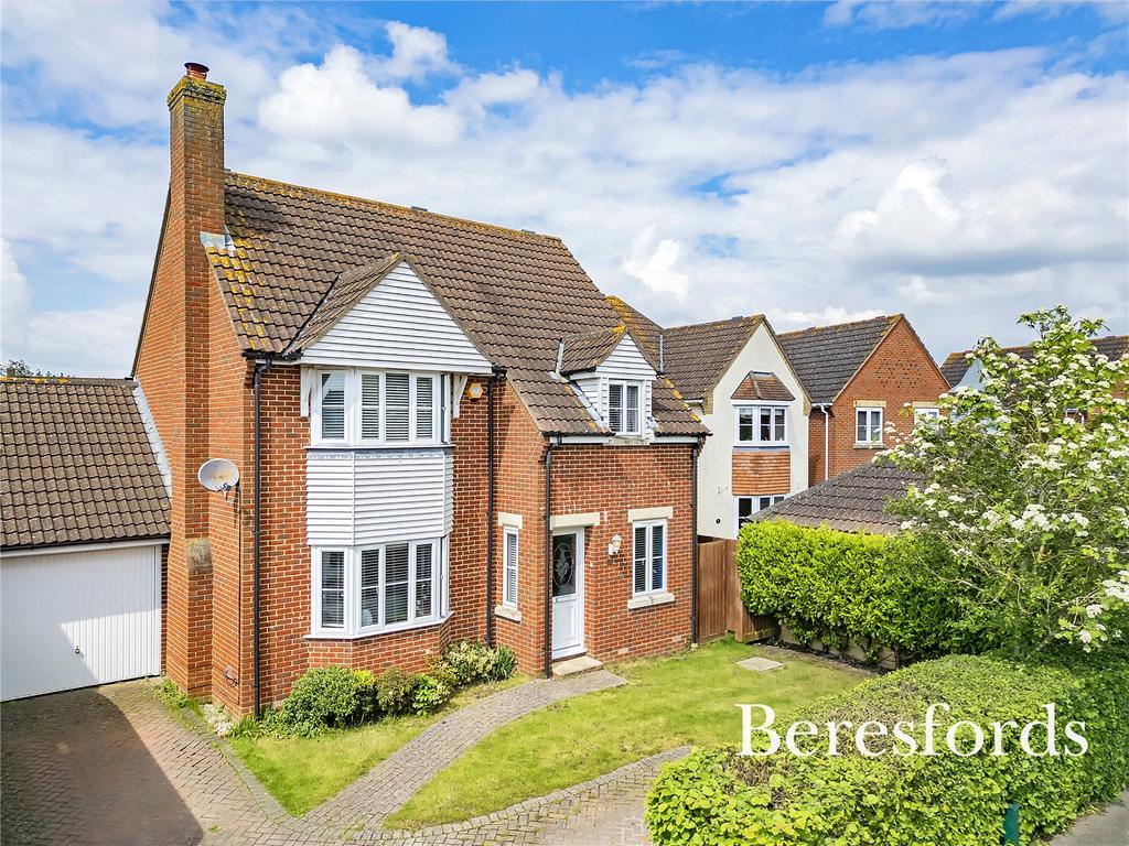Woodlands Park Drive, Dunmow, CM6 3 bed detached house for sale £450,000