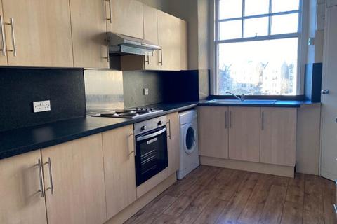 4 bedroom flat to rent, 93 3/1 Nethergate, ,