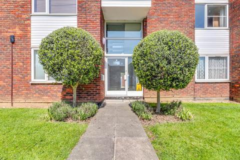 2 bedroom apartment for sale, Thorpe Hall Avenue, Thorpe Bay SS1
