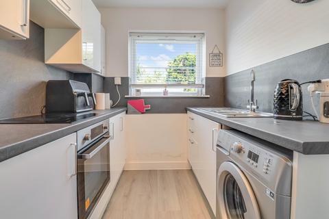 2 bedroom apartment for sale, Thorpe Hall Avenue, Thorpe Bay SS1
