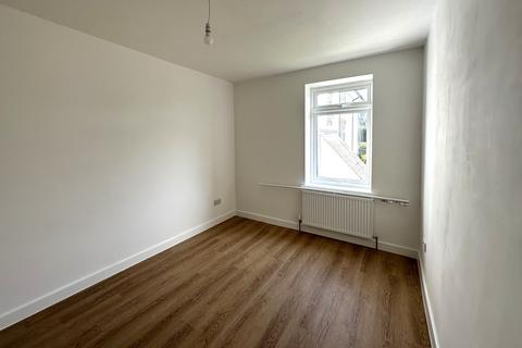 2 bedroom flat to rent, 3 Cranford Avenue, Exmouth EX8