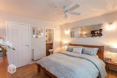 14 Fulwood Close, Bury, BL8 2TL