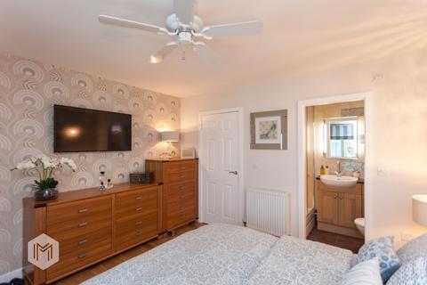 14 Fulwood Close, Bury, BL8 2TL