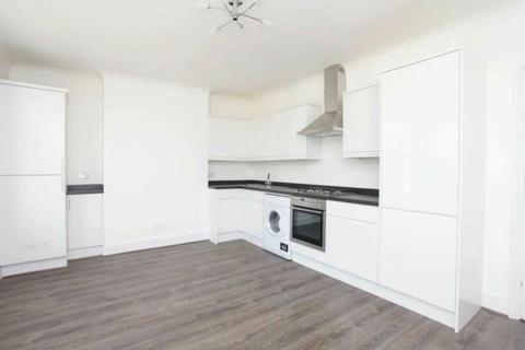 2 bedroom flat to rent, 2 Ravenshurst Avenue, London NW4