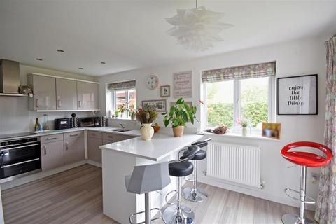 50 Bailey Avenue, Meon Vale, Stratford-upon-avon, CV37 8QW