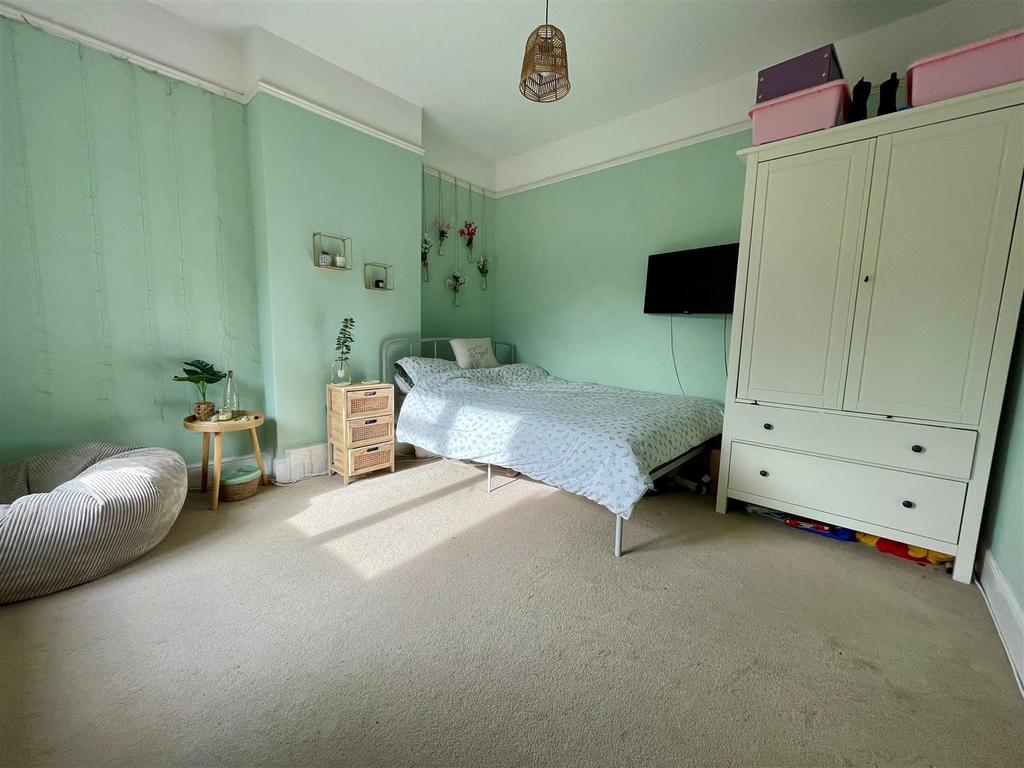 Bedroom 4x2.jpg