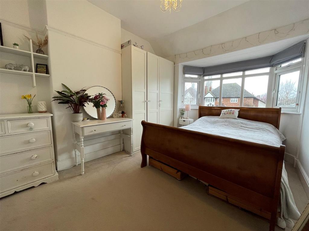 Bedroom x2.jpg