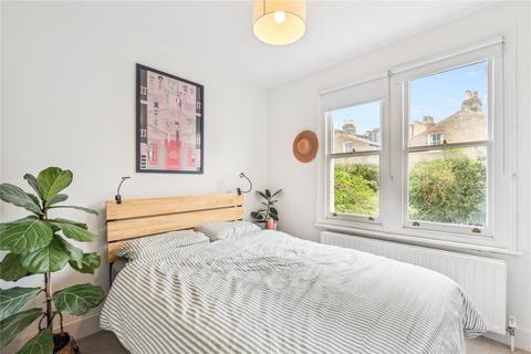 2 bedroom apartment for sale, Stormont Road, SW11
