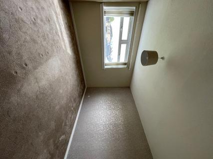 2 bedroom flat to rent, Raploch Street, Larkhall, ML9
