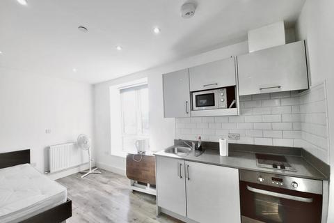 Studio to rent, Luminaire Apartments, London NW6