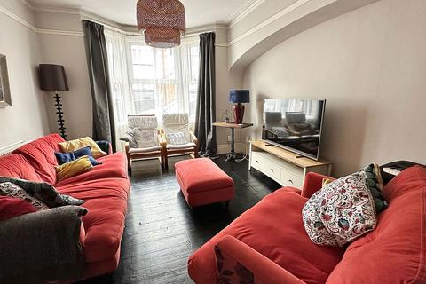 140 Ashburnham Road, Northampton, NN1 4RB