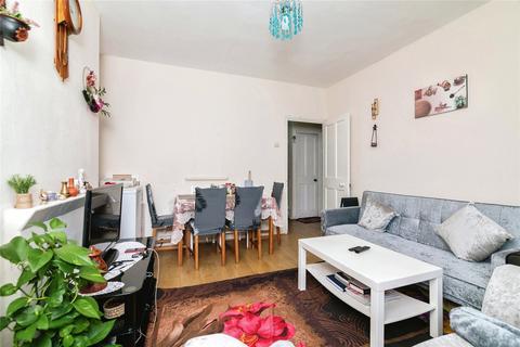 1 bedroom apartment for sale, Shadwell Gardens, London, E1