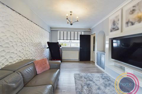 3 bedroom terraced house for sale, Croftspar Avenue, Barlanark, Glasgow, Glasgow City, G32 0JH