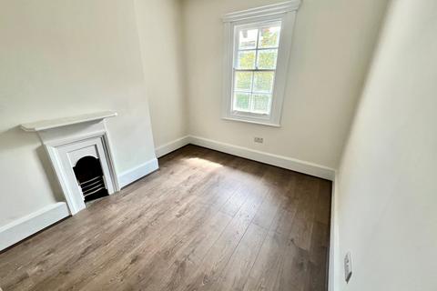 5 bedroom semi-detached house to rent, Cleveland Road, London, W13