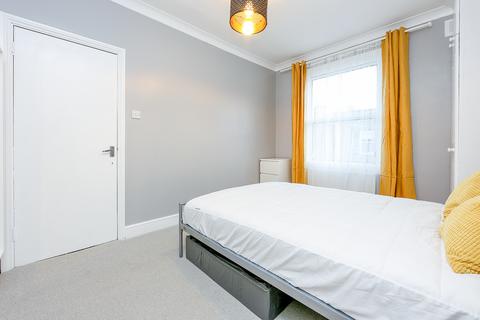 2 bedroom flat for sale, 2 Fielding Street, London SE17