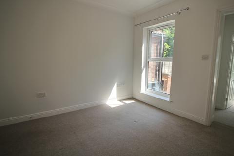 2 bedroom terraced house to rent, QUEBEC ROAD, THORPE HAMLET, NORWICH