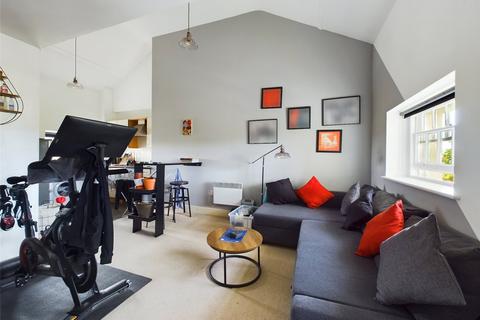 8 The Crescent, Gloucester, GL1 3LF