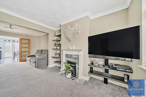 5 bedroom semi-detached house for sale, Larchwood Close, Romford, RM5