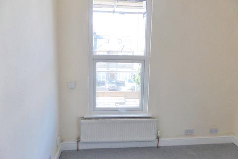 1 bedroom in a house share to rent, Edridge Road, Croydon CR0