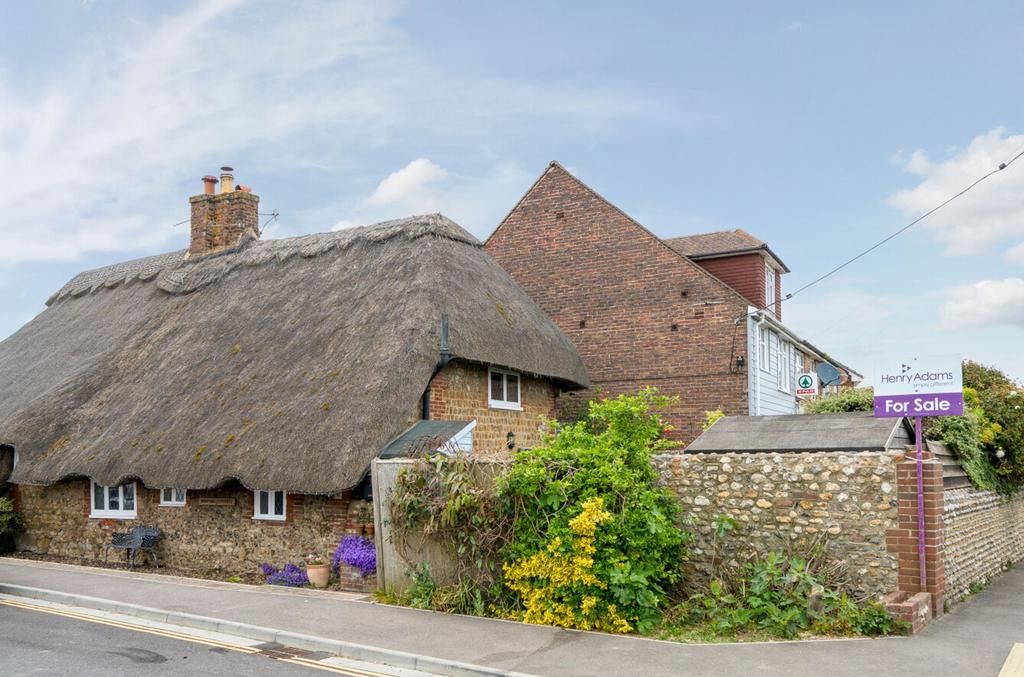 Summer Lane, Pagham, PO21 2 bed semidetached house for sale £365,000