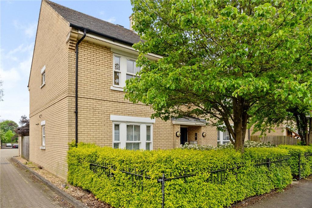 New Street Cambridge Cb1 1 Bed Apartment For Sale £250 000