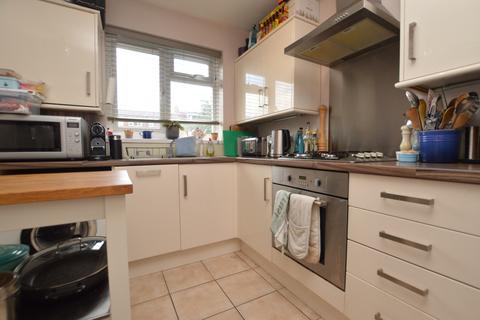2 bedroom flat to rent, Windfield Close SE26