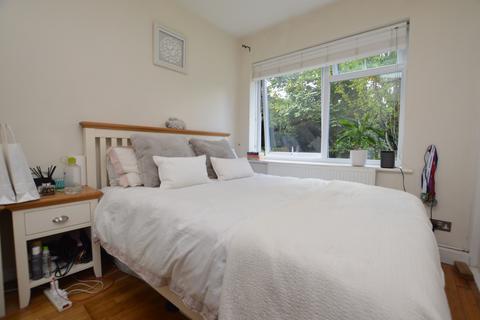 2 bedroom flat to rent, Windfield Close SE26