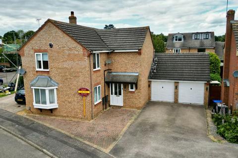 4 bedroom detached house for sale, Cumbrae Drive, Great Billing, Northampton NN3 9HD