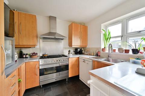 3 bedroom detached house to rent, West Hill Road, Wandsworth, London, SW18