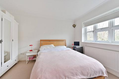 3 bedroom detached house to rent, West Hill Road, Wandsworth, London, SW18