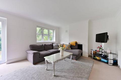 3 bedroom detached house to rent, West Hill Road, Wandsworth, London, SW18