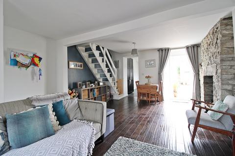 31 Cardiff Road, Llantrisant, Pontyclun, CF72 8DG