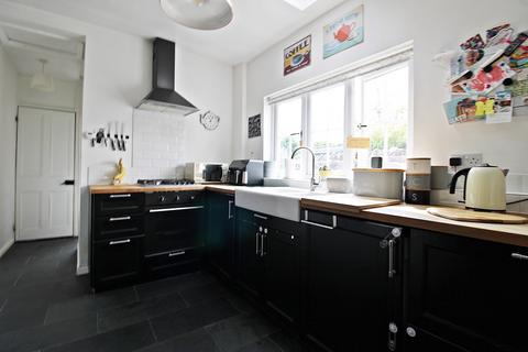 31 Cardiff Road, Llantrisant, Pontyclun, CF72 8DG