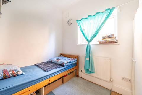 3 bedroom flat to rent, Shrewsbury Road, Forest Gate, London, E7