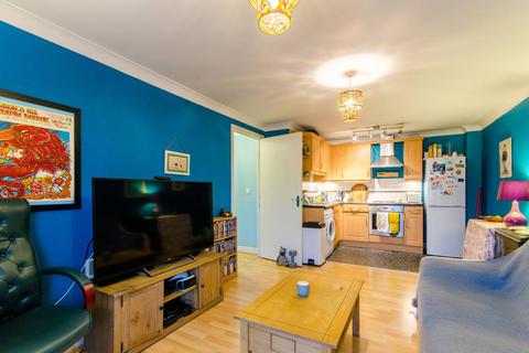 2 bedroom flat for sale, Lockwood Place, Chingford, London, E4