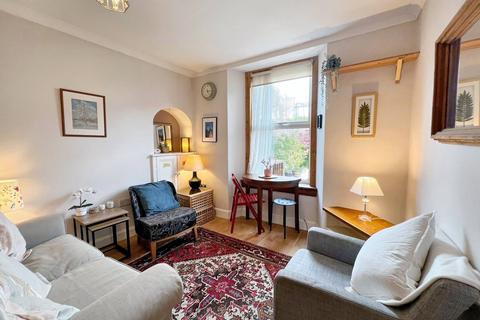 2 bedroom flat to rent, Thornville Terrace, Edinburgh EH6
