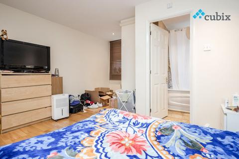 2 bedroom flat to rent, Westminster Bridge Road, London SE1