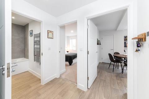 1 bedroom flat for sale, Riverside Court, OX2