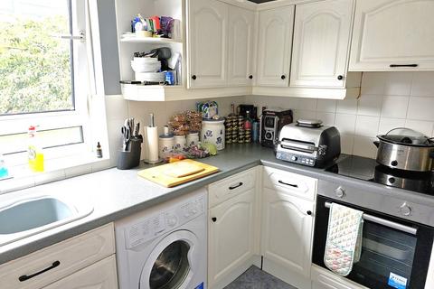 2 bedroom flat for sale, New Orchard, Poole, BH15