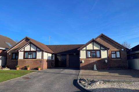12 Darbys Close, Oakdale, Poole, BH15 3DJ