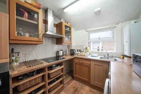 3 bedroom flat for sale, Acton Lane, London NW10